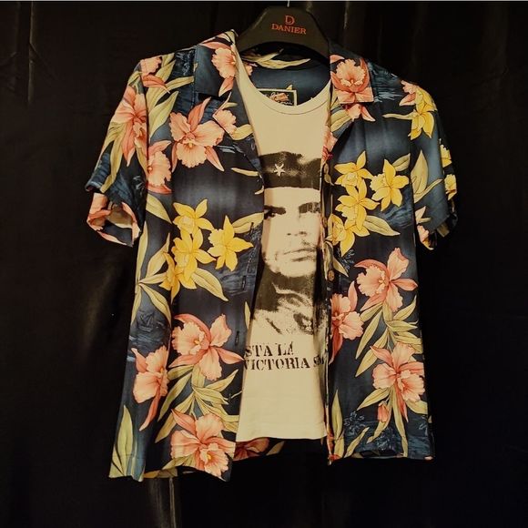 Women's Vintage Floral Shirt - Picture 5 of 8